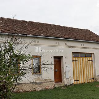 Prodej stavební parcely 904 m&sup2; Jevišovka