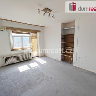 Pronájem bytu 2+1 87 m² Praha, 28. pluku