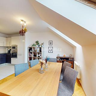 Prodej bytu 5+kk 144 m² Praha