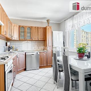 Prodej bytu 3+1 68 m² Karlovy Vary, Hlávkova