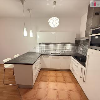 Pronájem bytu 2+kk 68 m² Praha, Korunní