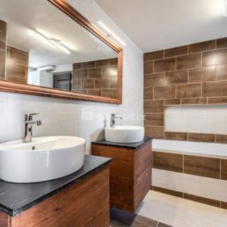 Prodej rodinného domu 460 m&sup2; Vědomice