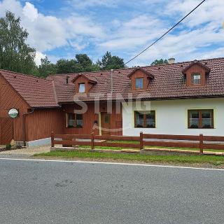 Prodej rodinného domu 300 m² Rozsochy