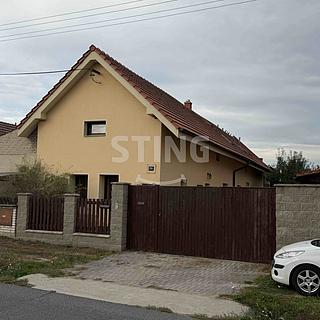 Pronájem rodinného domu 170 m&sup2; Cítov