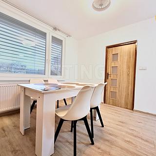 Pronájem bytu 2+1 60 m&sup2; Chvaletice