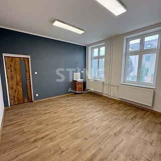 Pronájem kanceláře 31 m&sup2; Valašské Meziříčí