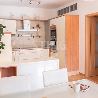 Pronájem bytu 3+kk 74 m&sup2; Brno