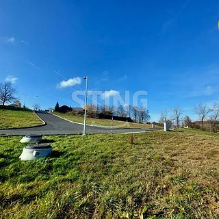 Prodej stavební parcely 1037 m&sup2; Puklice