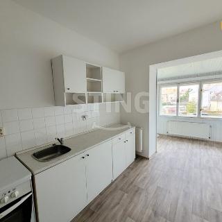 Pronájem bytu 2+1 57 m² Opava, Englišova