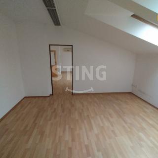 Pronájem kanceláře 289 m² Třinec, 