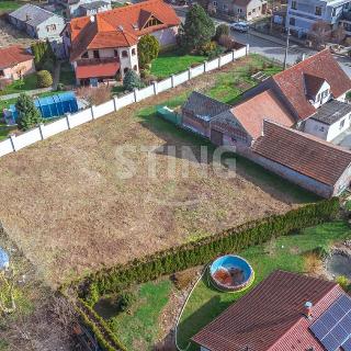 Prodej stavební parcely 933 m² Třibřichy