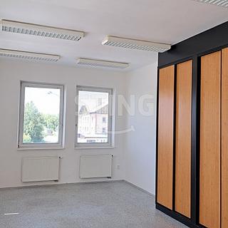 Pronájem kanceláře 55 m&sup2; Jindřichův Hradec