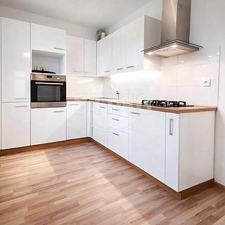 Pronájem bytu 2+1 53 m&sup2; Třinec