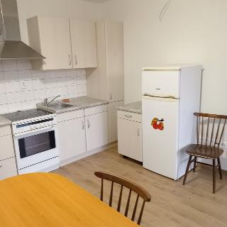 Pronájem bytu 1+kk a garsoniéry 28 m² Hradec Králové, Medkova