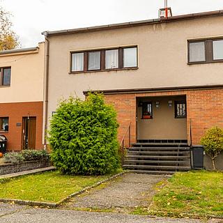 Prodej dvougeneračního domu 180 m&sup2; Hradec Králové