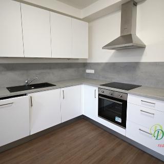 Pronájem bytu 3+kk 77 m² Horoměřice, Jasanová