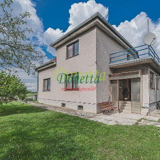 Prodej rodinného domu 120 m² Dobřenice, 