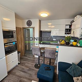 Pronájem bytu 2+kk 44 m&sup2; Hradec Králové