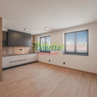 Pronájem bytu 2+kk 49 m² Hradec Králové