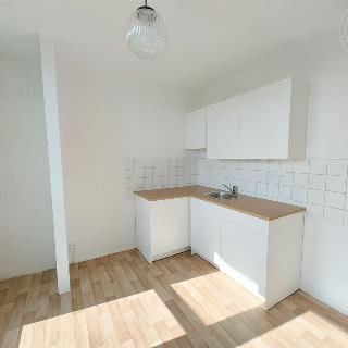 Pronájem bytu 1+1 32 m² Šlapanice, Švehlova