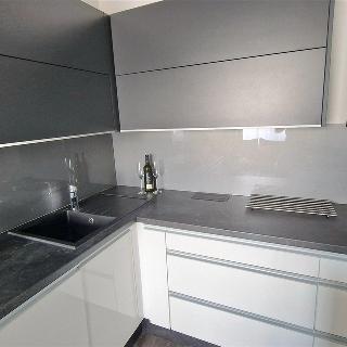 Pronájem bytu 2+kk 42 m² Brno, Vomáčkova