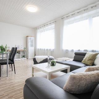 Prodej bytu 3+1 75 m² Březůvky, 