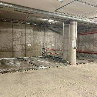 Pronájem parkovacího místa 14 m² Brno, Křenová