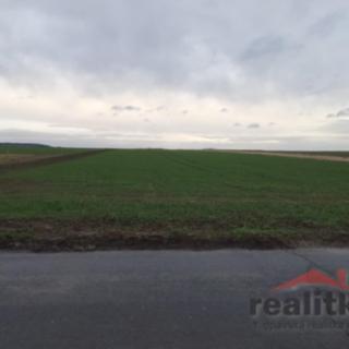 Prodej stavební parcely 869 m² Brumovice