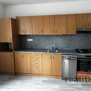 Pronájem bytu 3+1 90 m&sup2; Opava