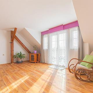 Prodej bytu 4+kk 135 m&sup2; Chotěšov
