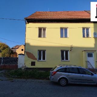 Prodej rodinného domu 240 m² Všeruby