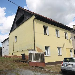 Prodej rodinného domu 240 m² Všeruby