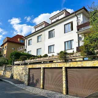 Prodej bytu 2+1 77 m² Praha