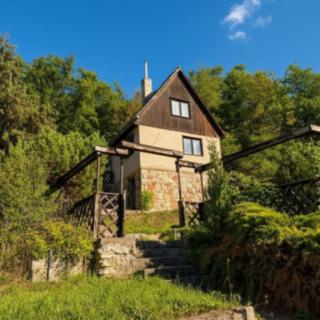 Prodej chaty 90 m&sup2; Hlásná Třebaň