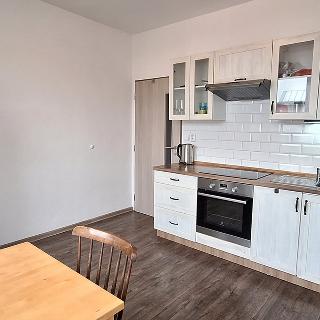 Pronájem bytu 1+1 38 m² Vyškov, Sochorova