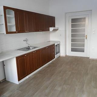 Pronájem bytu 2+1 67 m&sup2; Náchod