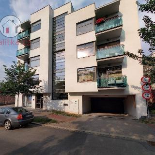 Prodej parkovacího místa 18 m² Brno, Božetěchova