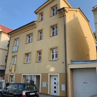 Pronájem bytu 1+kk a garsoniéry 30 m² Kladno, Čermákova