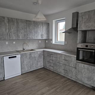 Pronájem bytu 4+kk 99 m&sup2; Stochov