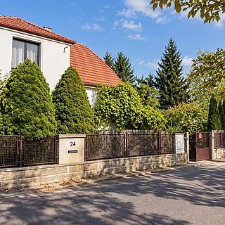 Pronájem rodinného domu 182 m&sup2; Praha