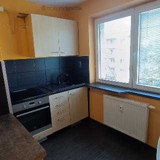 Prodej bytu 2+1 55 m² Milovice, Spojovací