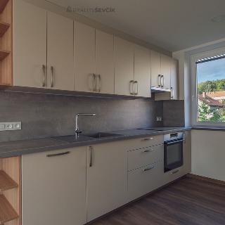 Pronájem bytu 3+kk 77 m² Hluboká nad Vltavou, Husova