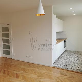 Prodej bytu 1+kk, garsoniery 30 m² Praha