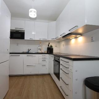 Prodej bytu 4+1 97 m² Praha, Kardašovská