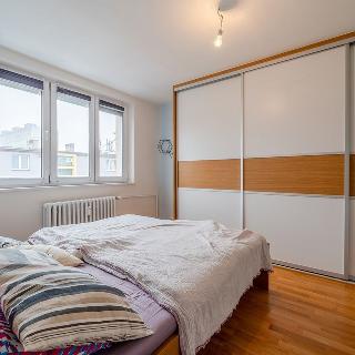 Prodej bytu 4+kk 82 m² Praha, Na moklině