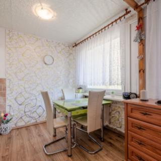 Prodej bytu 3+1 72 m² Jesenice