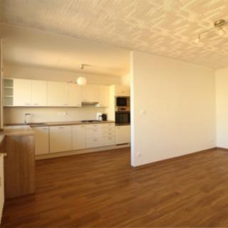 Pronájem bytu 4+kk 83 m² Praha