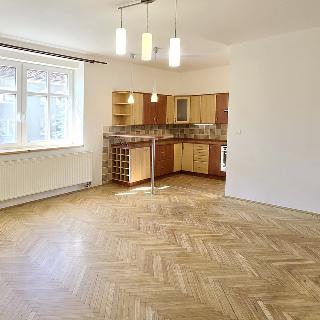 Prodej bytu 3+kk 82 m² Liberec, Husova