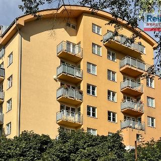 Pronájem bytu 2+1 69 m² Liberec, Nádvorní