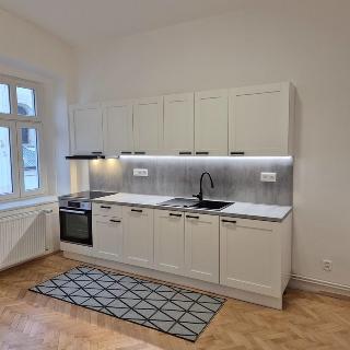 Pronájem bytu 2+1 56 m² Liberec, Valdštejnská